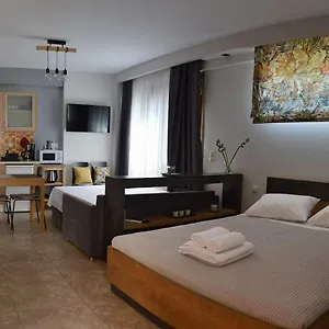 Διαμέρισμα Quiet Urban With Private Backyard, Θεσσαλονίκη